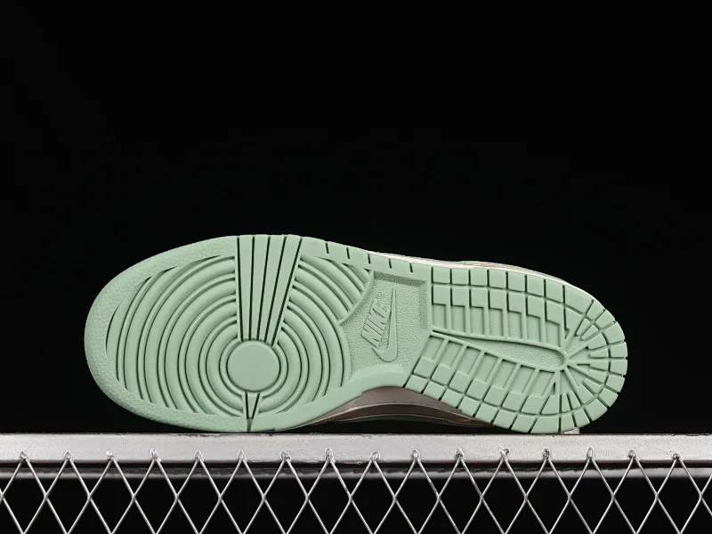 All Categories Nk SB Dunk Series Nk SB Dunk Low Low-top sneakers Otomo Katsuhiro x Nk SB Dunk Low "Steamboy OST" Creative customization collaboration Otomo Katsuhiro co-branded SB low-top sports casual sneakers ST1391-202